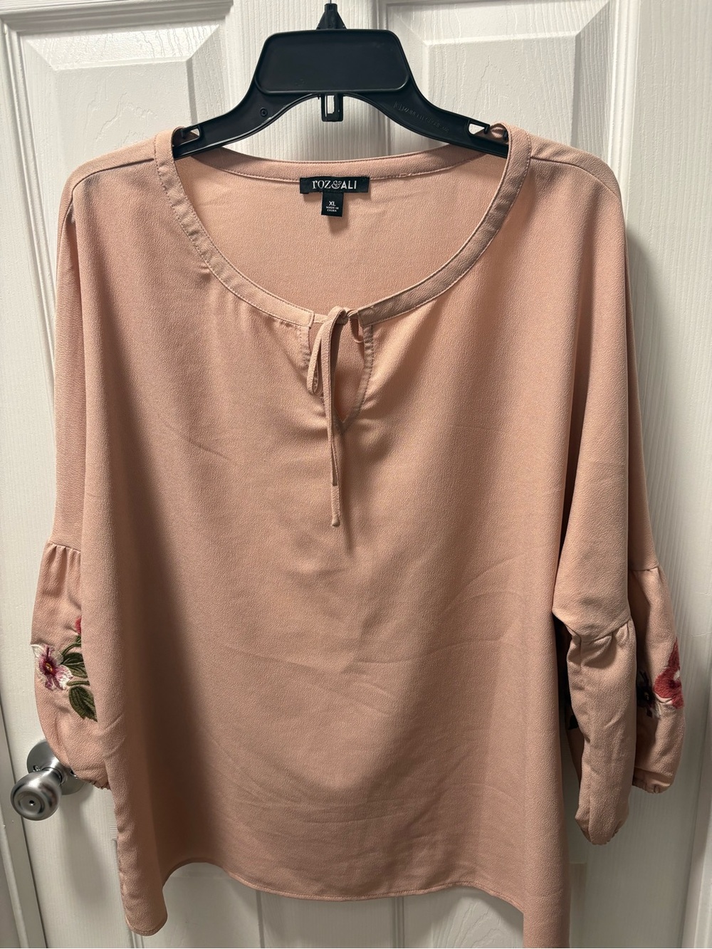 Roz & Ali Rose Blush Tie-Neck Blouse with Floral Sleeve Detail